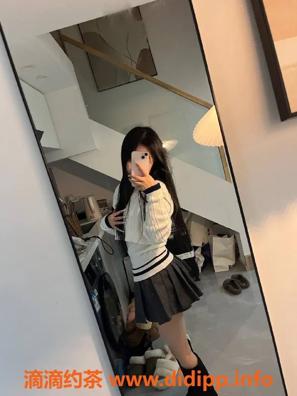 武汉楼凤-武昌区苏黎儿，600元45分钟服务！