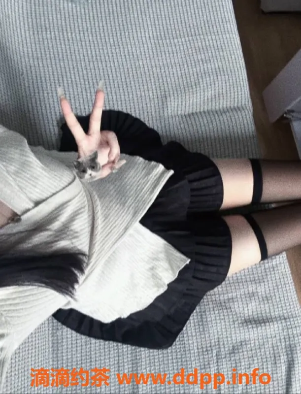 深圳楼凤资源信息,龙华区嫩妹雪儿，制服Kiss服务，超值体验！