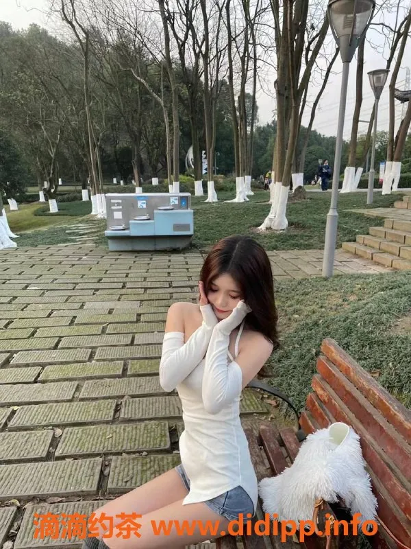 厦门楼凤-思明区小柚子，身高164，胸C，热情服务