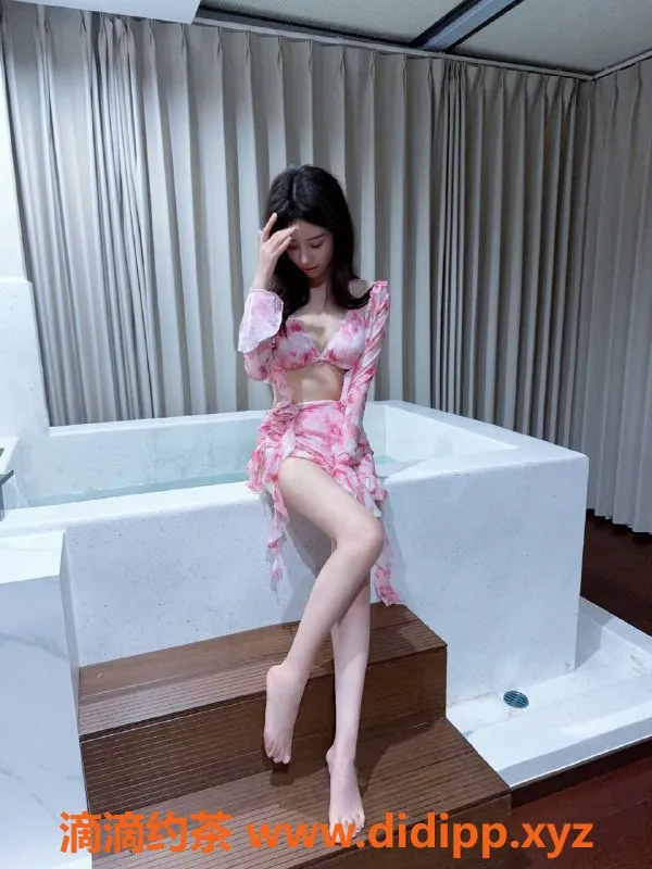 成都楼凤-高新区美女嘉月，颜值车，超值体验！