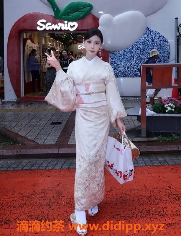 上海楼凤-黄浦千岛惠子 168cm E罩杯 1300P起