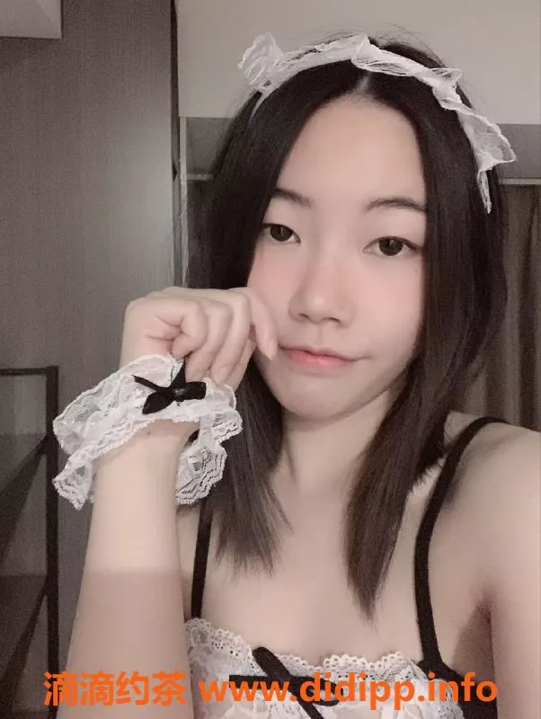 杭州楼凤-念初19岁娇小女神，身高155，百变服务等你体验