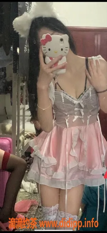 成都楼凤-驷马桥小梦，168cm排骨妹，颜值高价优