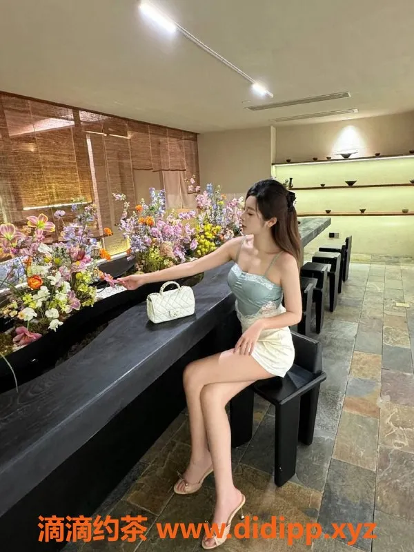 东莞楼凤-南城卉子，P1000，PP1800，服务好评如潮