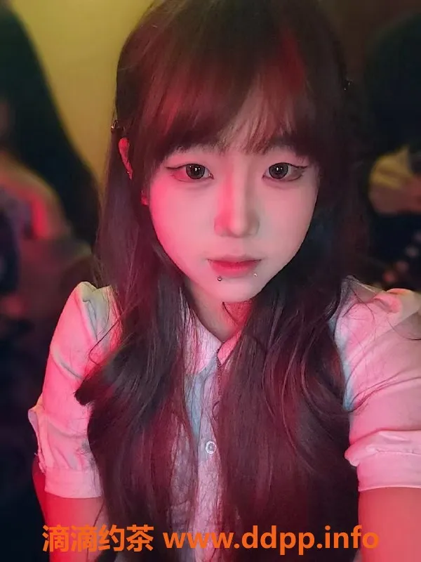 成都楼凤-成都市郫都区嫩妹丫丫，169cm自然B，600元/50分钟