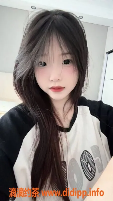 成都楼凤-17岁处女，162身高，夜两次，价格1.8w