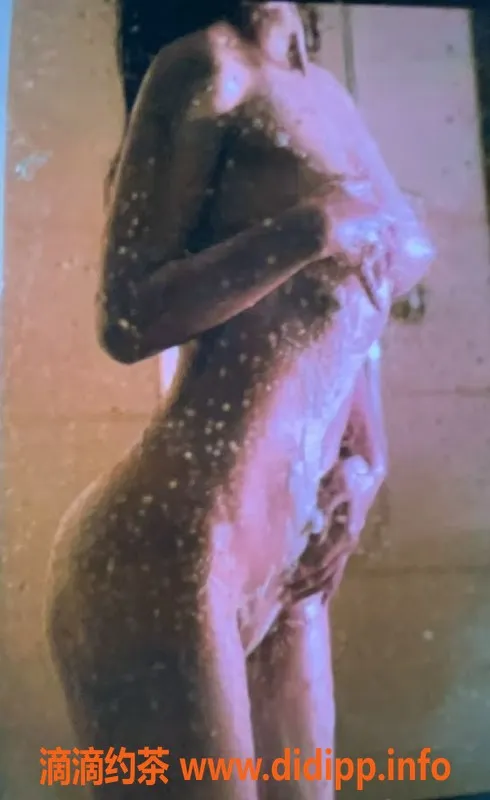 昆明楼凤-盘龙区科罗娜，700P体验，1300PP精彩服务