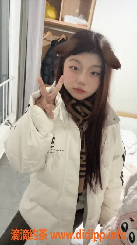 成都楼凤-新都嫩妹倪倪，160cm匀称身材，400元陪洗服务