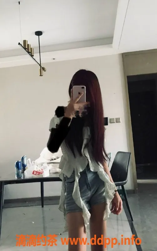 成都楼凤-新都嫩妹倪倪，160cm匀称身材，400元陪洗服务