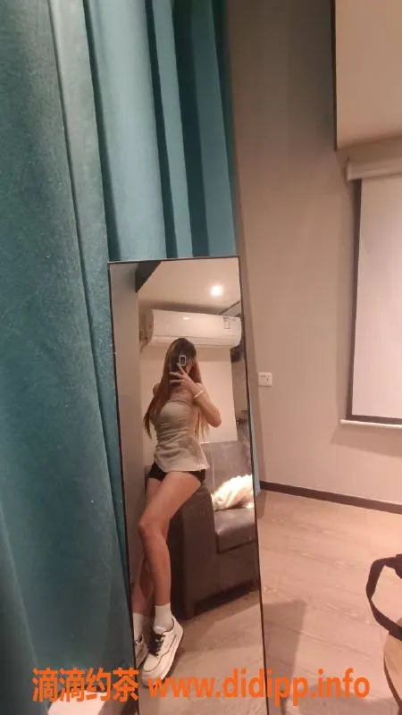 成都楼凤-成都二筒嫩妹服务 163身高90斤 600元一次