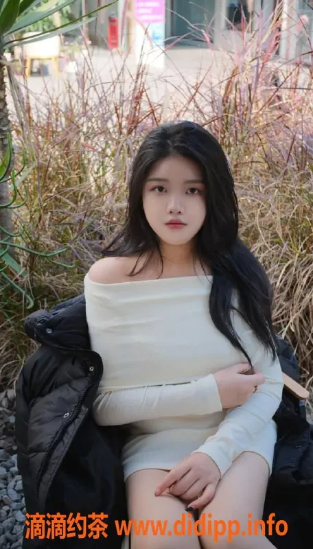 深圳楼凤-南山朱丽叶，21岁身高178，胸C，800P起