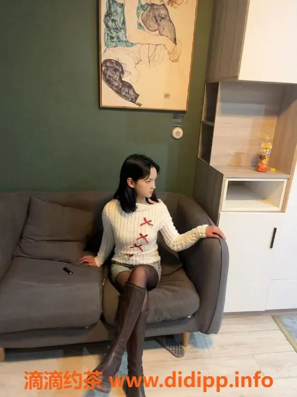 成都楼凤-成都瓜瓜，160cm排骨精，陪洗舌吻仅700