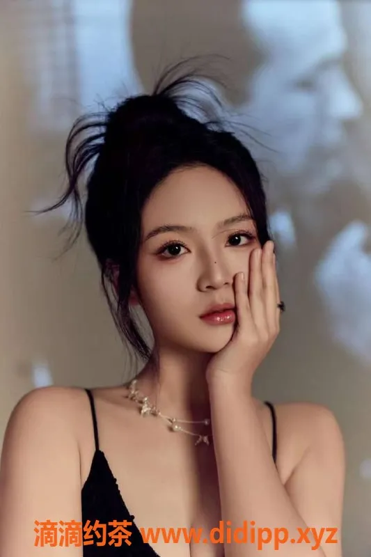 北京楼凤-朝阳高端大学生，166+C罩杯，热情主动