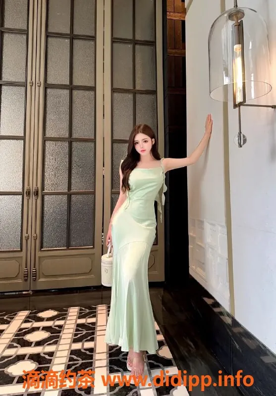 杭州楼凤-滨江区美少女Lisa，165cm D罩杯，45kg，热情服务