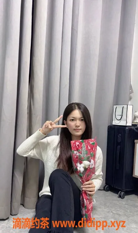 广州楼凤-天河嫩妹筱筱，800水费享鸳鸯浴！