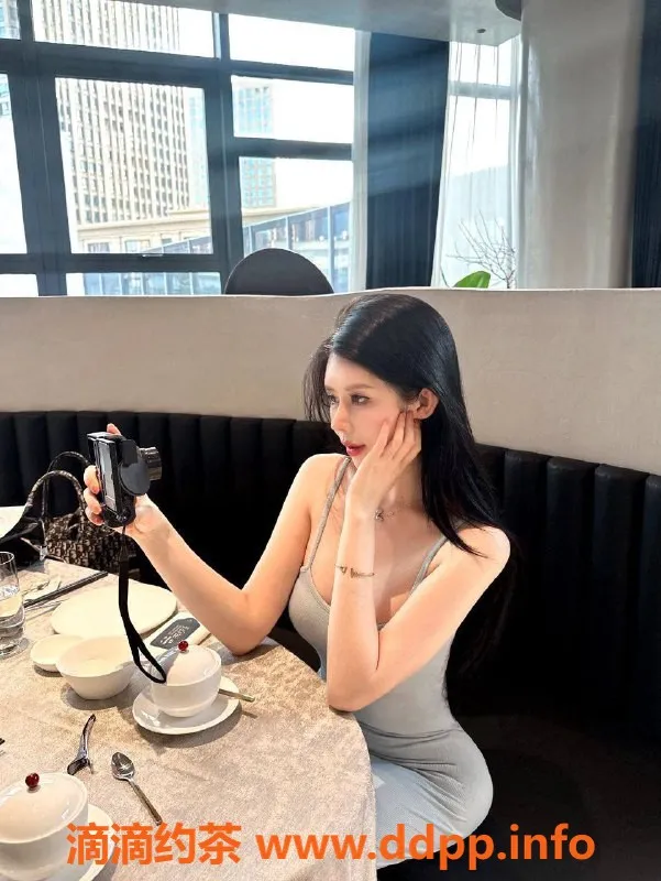 宁波楼凤-甜笑笑，22岁白肤美少女，陪浴服务