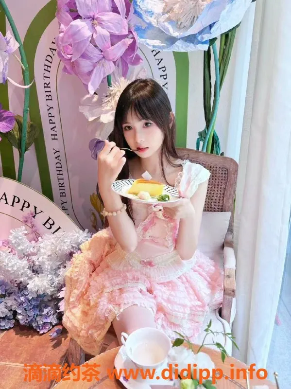 深圳楼凤-南山嫩妹西西，166B，18岁，90斤，超值服务