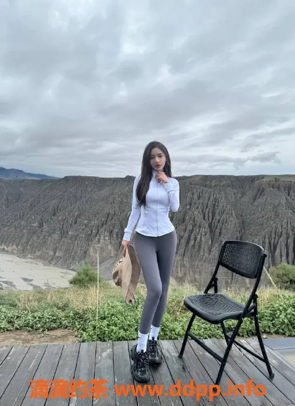 杭州楼凤-拱墅依依宝贝，22岁162cm D罩杯，激情服务等你来约！