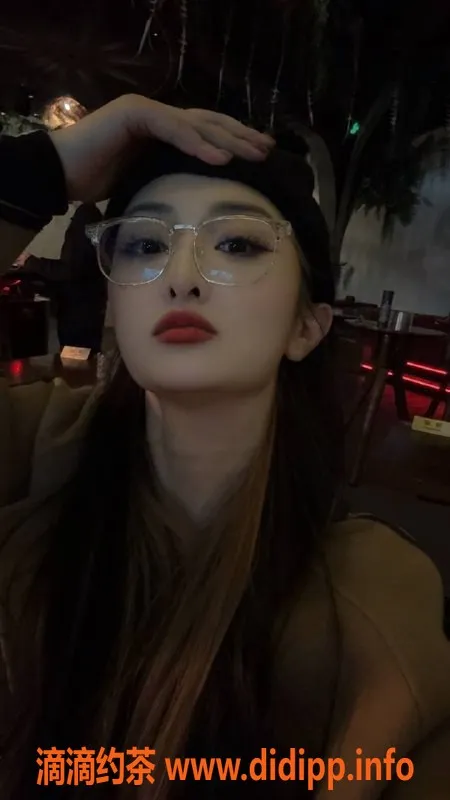 深圳楼凤-福田苒苒25岁，165B，96斤，服务超赞！