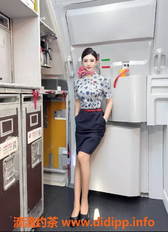 深圳楼凤-南山优质东航空姐，25岁，164D，91斤