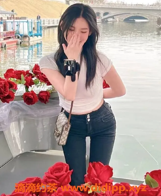 上海楼凤-浦东小亦菲，168cm长腿肤白，1400元起