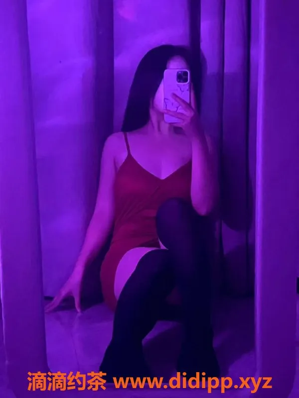 广州楼凤-天河嫩妹筱筱，700p起水费，鸳鸯浴服务