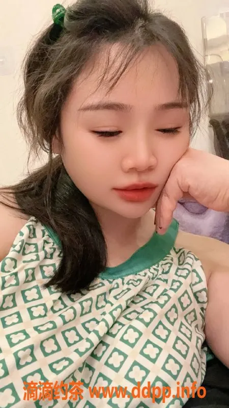 北京楼凤-朝阳马甸桥95后天然大蜜，身高168，38E