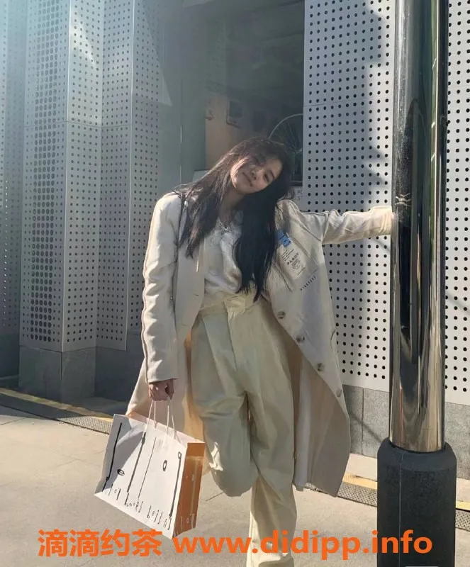 上海楼凤-静安宸宸，1548斤C胸小白领，1500起