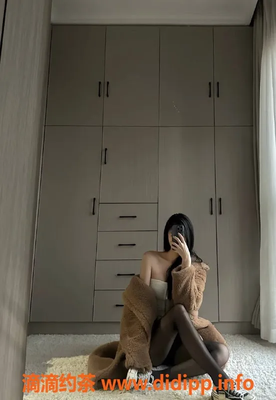 杭州上门服务-上城区23岁萱儿，175cm模特级身材，1200起