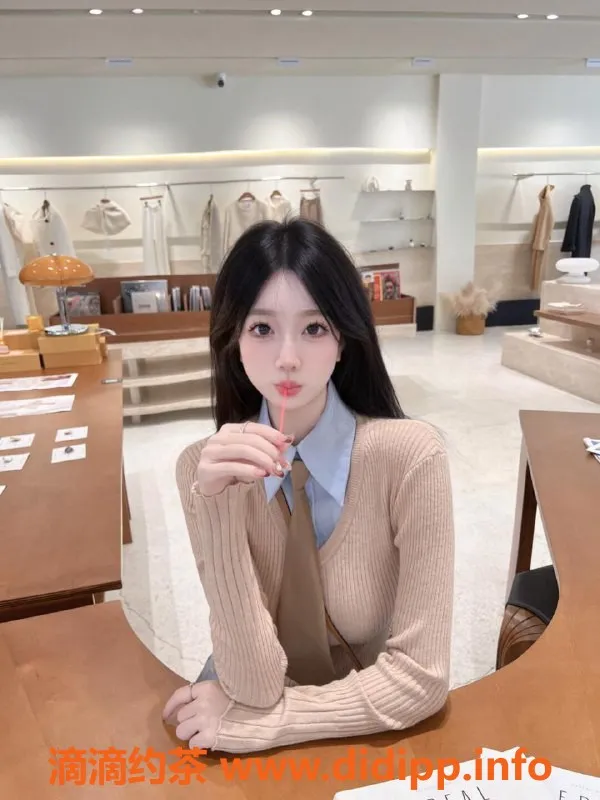 深圳楼凤-南山王婉怡：24岁大胸美眉，1388起步！