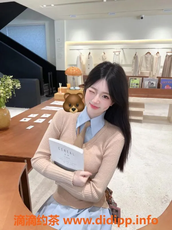 深圳楼凤-南山王婉怡：24岁大胸美眉，1388起步！