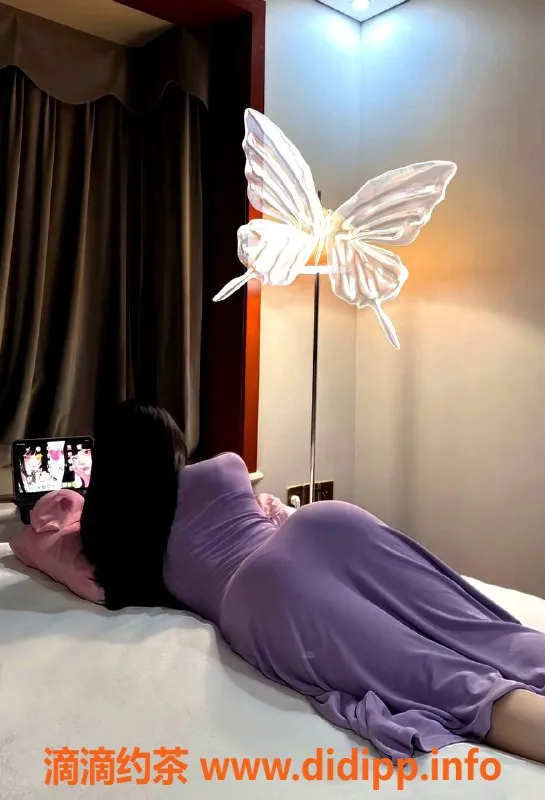 深圳楼凤-福田泡泡，22岁大胸女神，1200起