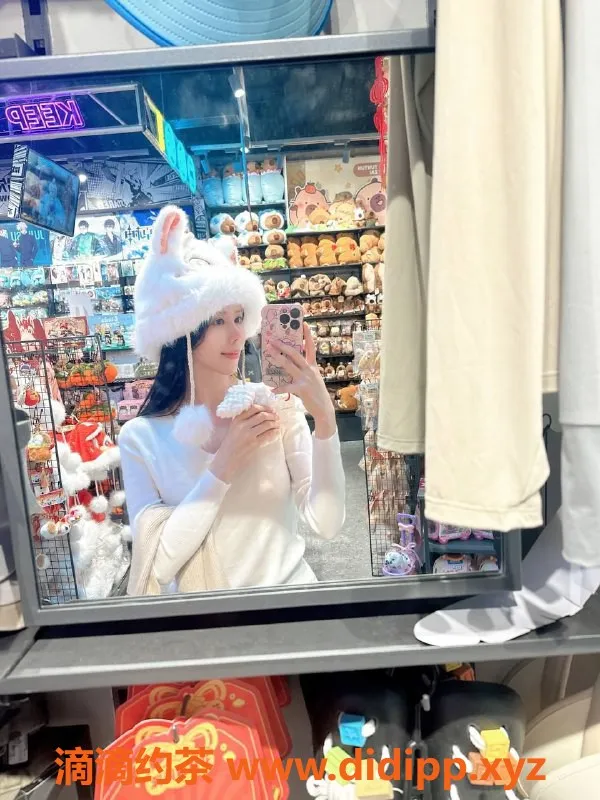 杭州楼凤-杭州甜笑笑，22岁大D美少女，净身高165