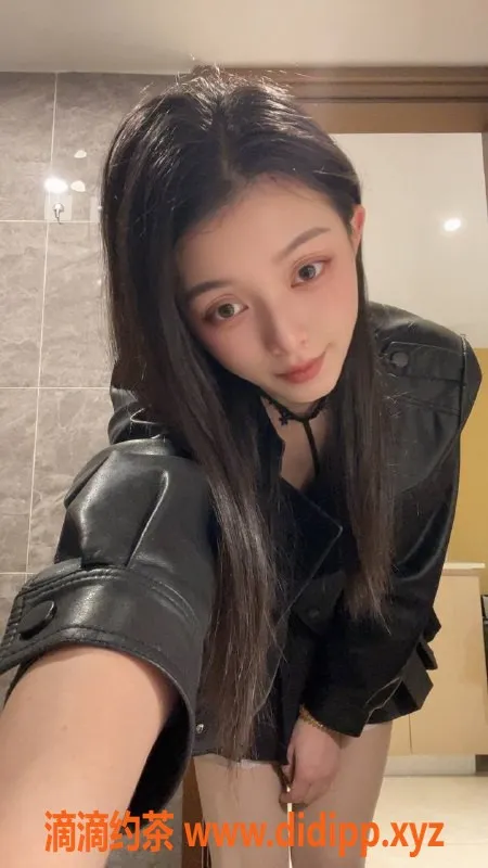 广州楼凤-黄埔御姐柒柒，大长腿夜课8P等你来体验