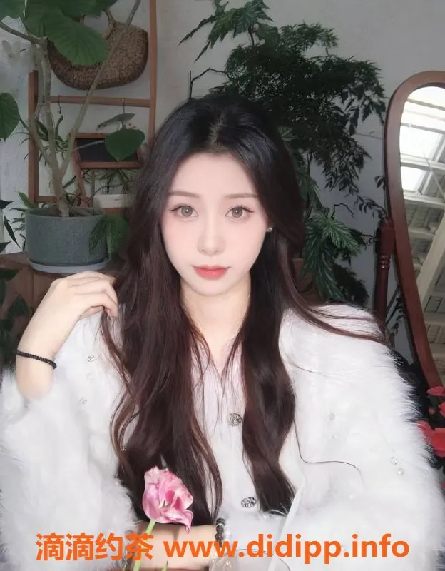 上海楼凤-长宁嫩妹李诗怡，165cm身高，1300元起！