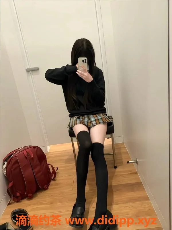 杭州楼凤-杭州市区小鹿，165cm粉嫩jk学生，94斤上门服务