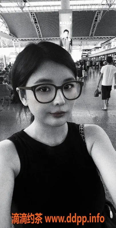 杭州楼凤-上城区22岁琳琳，166cm D罩杯超诱惑