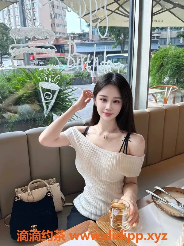 广州-天河御姐晚晴，超大胸大长腿，9P等你来撩