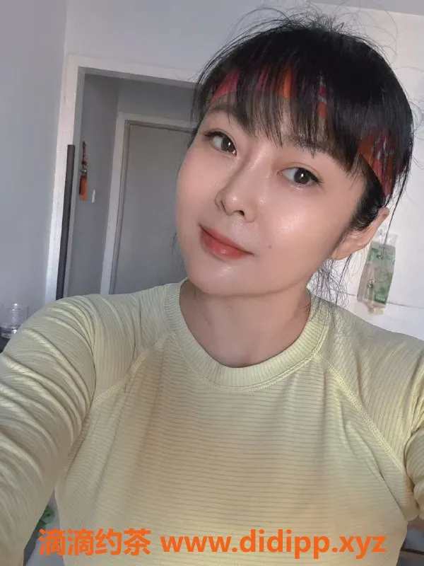 北京楼凤资源信息,朝阳大悦城独家熟女莞凤，腿美胸美，超值开房体验