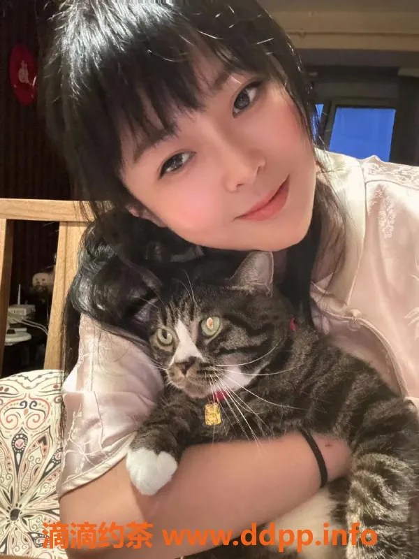 北京楼凤-朝阳大悦城独家熟女莞凤，腿美胸美，超值开房体验