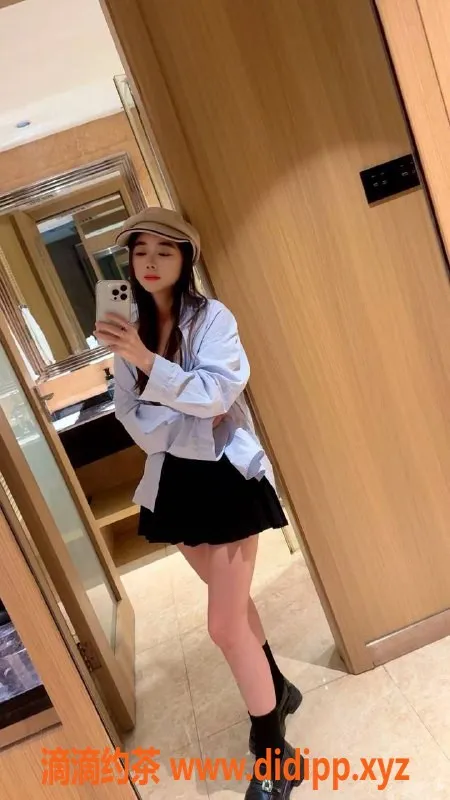 广州-黄浦嫩妹怡宝，性感蛇吻等你来体验