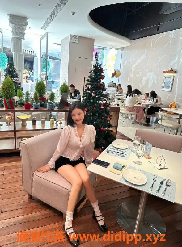 深圳楼凤-深圳光明新区23岁胸大美女，爱爱舒爽价600起