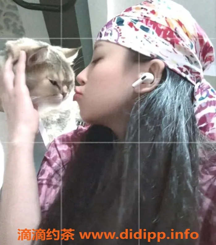 上海楼凤-虹口小艾喵，168cm 45kg嫩妹1500起