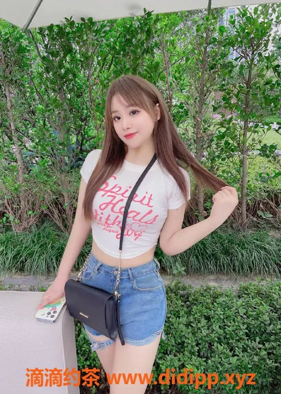 成都楼凤-成都小丸子25岁，162高95斤，车库爱爱服务