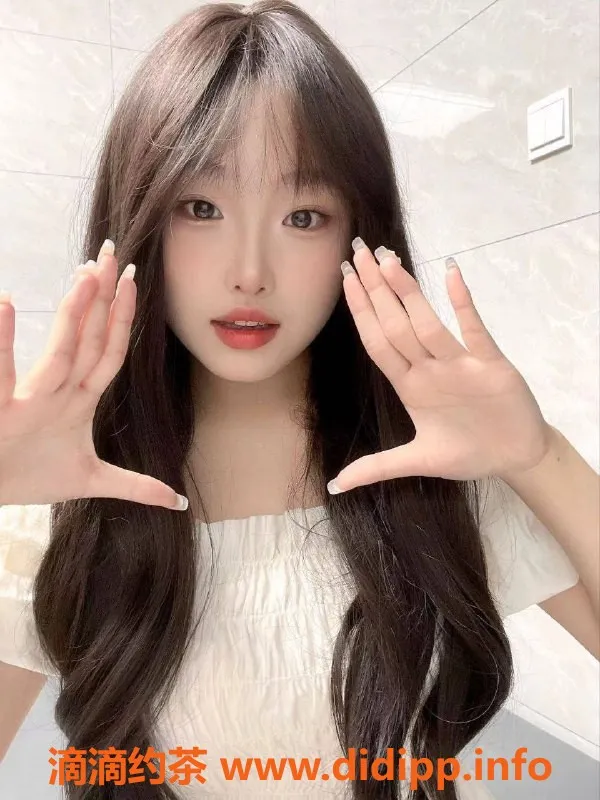 长沙楼凤-芙蓉区18岁可耐妹子，160cm，36C，600P服务