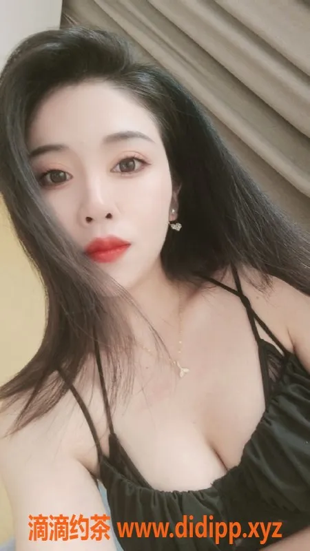 杭州楼凤-上城馨儿，800元私密服务，体验舌吻与69互舔