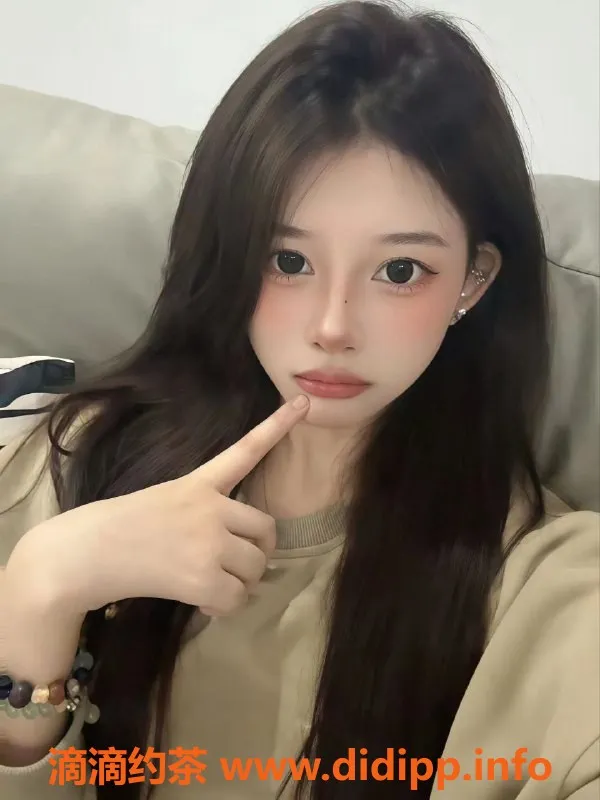 杭州楼凤资源信息,萧山嫩妹夏可儿，私聊价12P等你来撩！