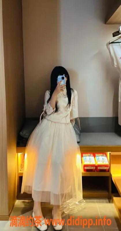 杭州楼凤-临平小伞，嫩妹半裸SPA，服务超赞