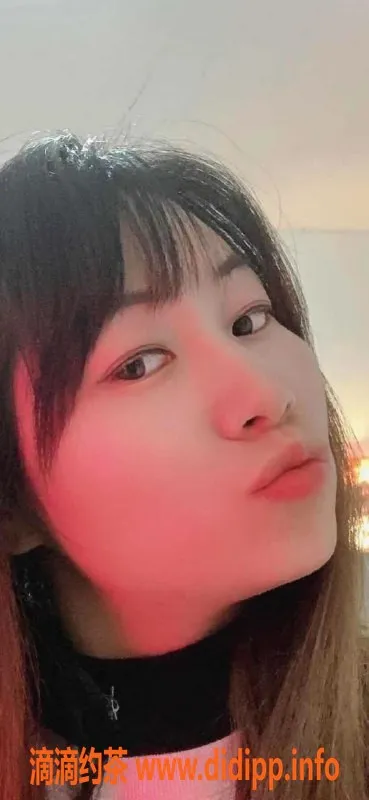 广州楼凤-花都大胸妹晓静，25岁，深喉按摩500元