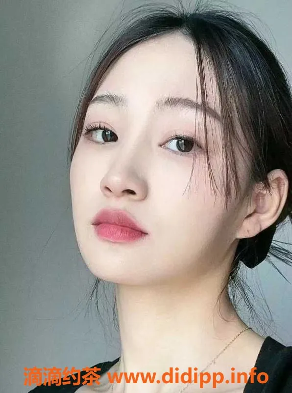 深圳楼凤-深圳龙华糖宝24岁，163cm 34B 热情服务